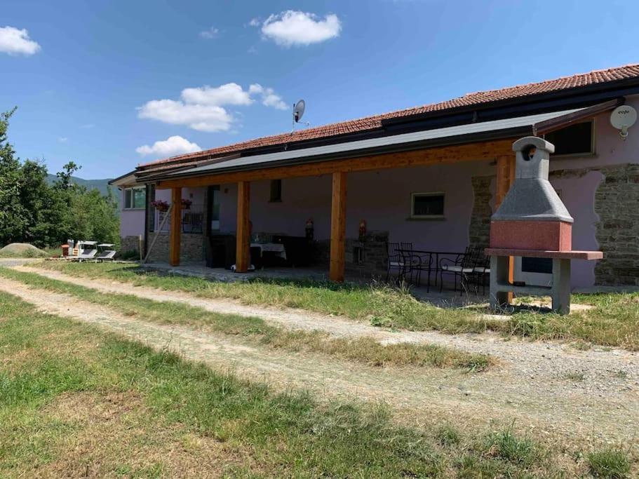 Varsi La Casa Sulla Collinaヴィラ エクステリア 写真